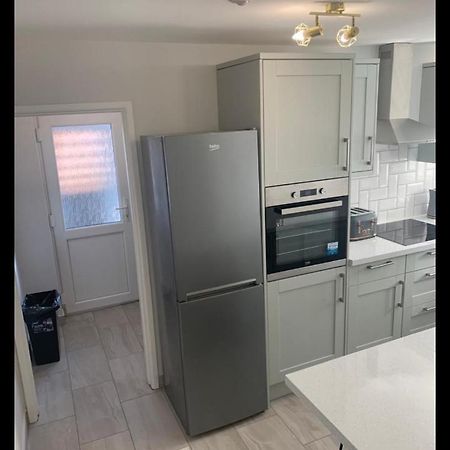 Beautiful Room In Apartment Near Town Centre Rugby Bagian luar foto