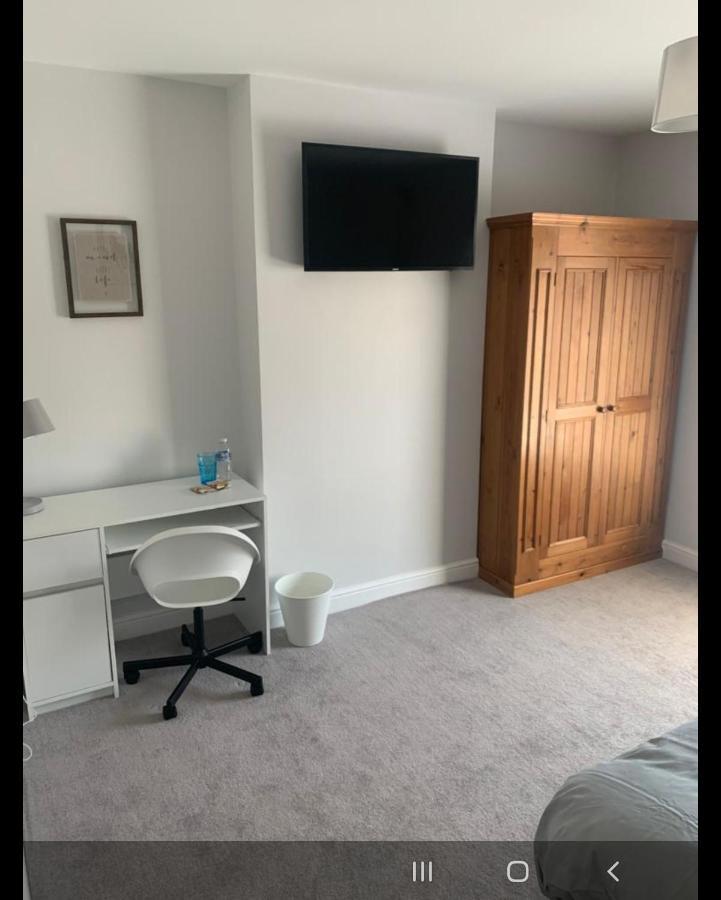 Beautiful Room In Apartment Near Town Centre Rugby Bagian luar foto