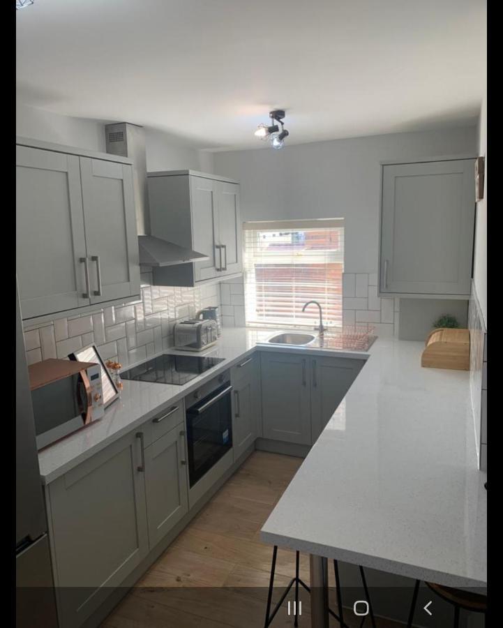 Beautiful Room In Apartment Near Town Centre Rugby Bagian luar foto