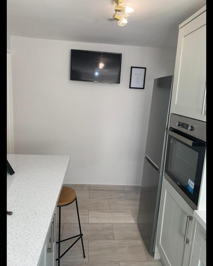 Beautiful Room In Apartment Near Town Centre Rugby Bagian luar foto