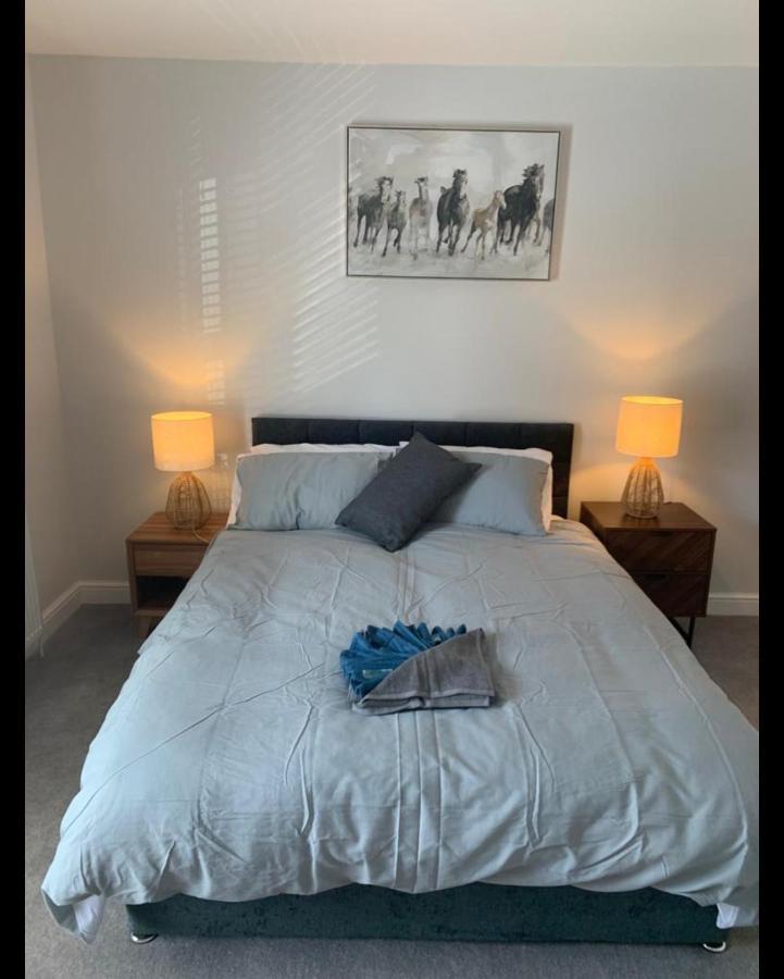 Beautiful Room In Apartment Near Town Centre Rugby Bagian luar foto